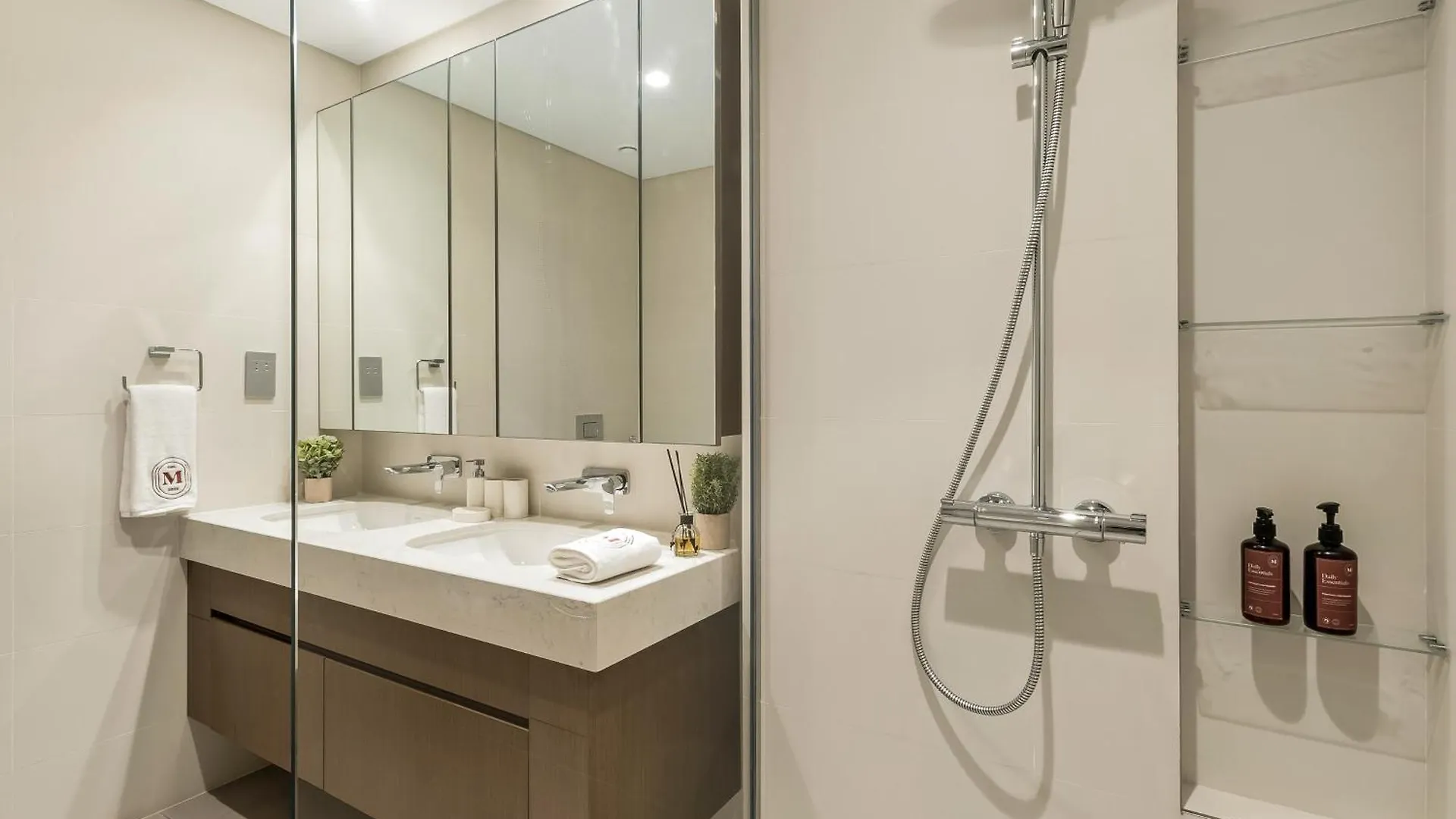 2Br Coastal Luxury Retreat At Emaar Beachfront Dubai 0*,
